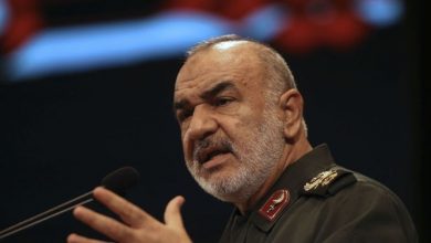 قائد الحرس الثوري الإيراني يتفقد الحدود الإيرانية مع تركيا