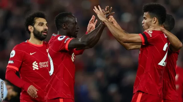 صلاح يقود ليفربول