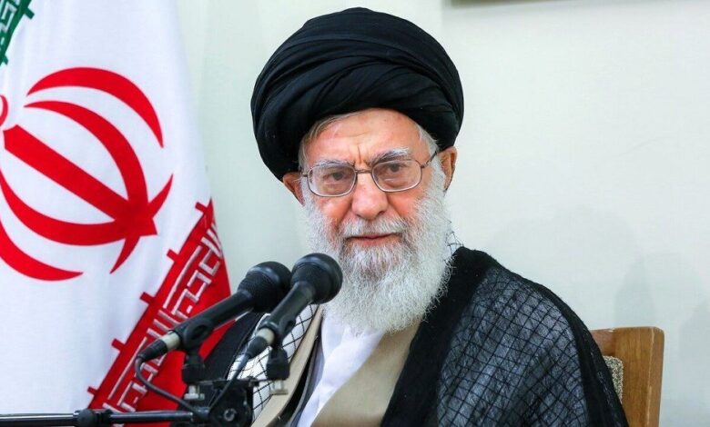 الإمام الخامنئي: الدول الغربية تتجاوز الخطوط الحمراء