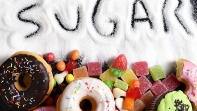 دراسة: السكريات الحرة تزيد من الإصابة بهذه الأمراض!