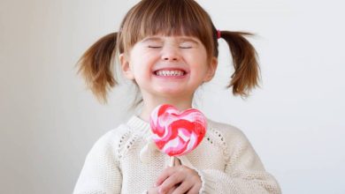 مخاطر الأطعمة المحلاّة على الأطفال..!
