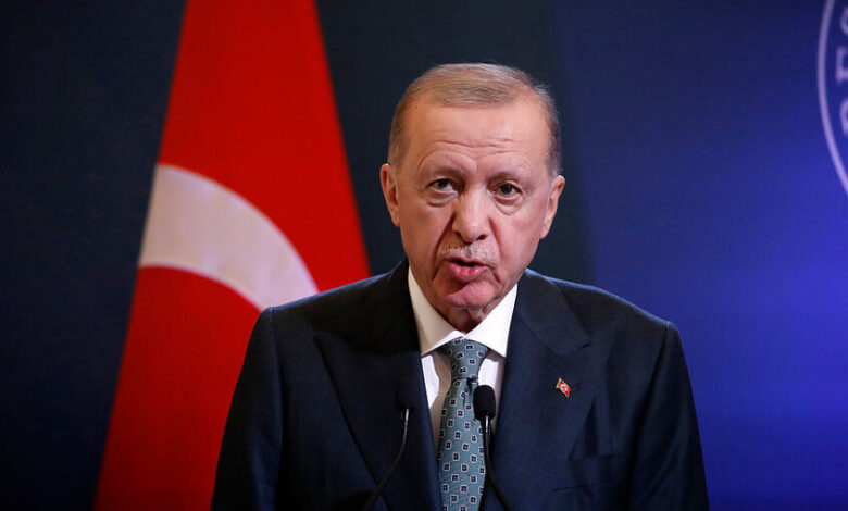 الرئيس أردوغان يشيد برفع العقوبات عن سورية