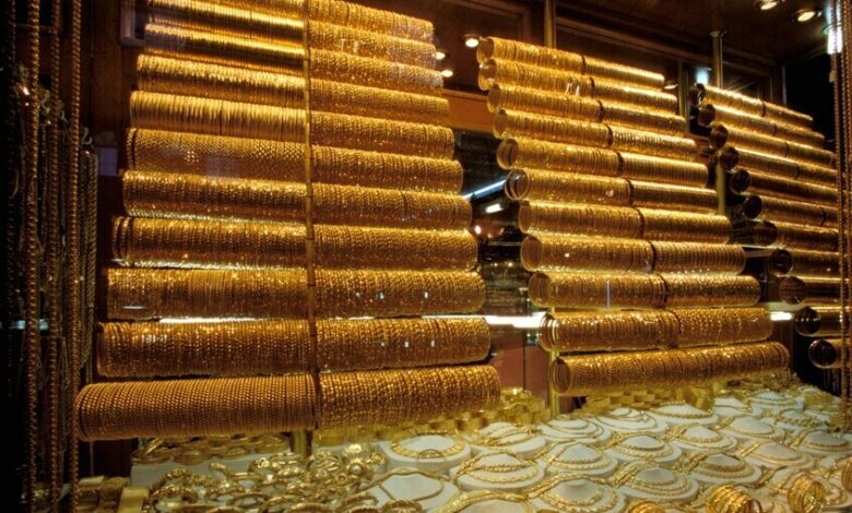 انخفاض أسعار الذهب إلى أدنى مستوى في أسبوع