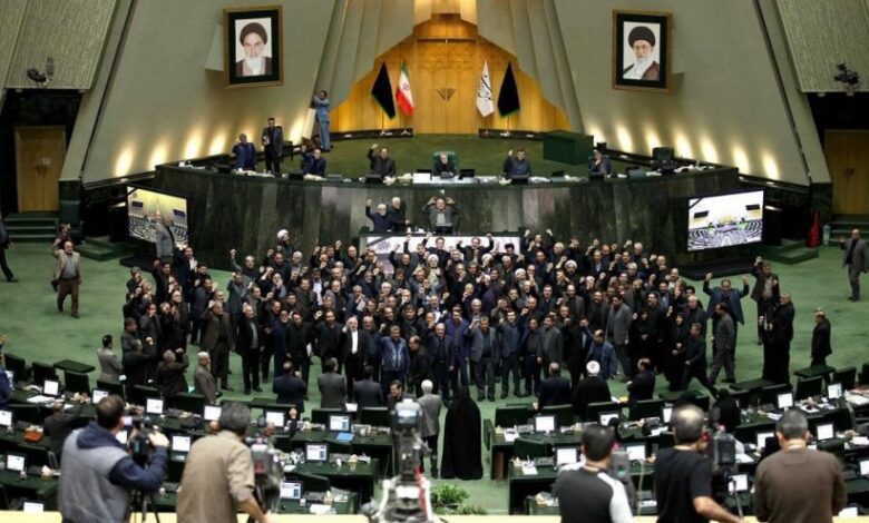 البرلمان الإيراني: إيران لن تتنازل عن حقوقها النووية