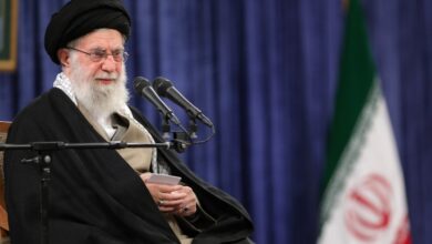 الامام الخامنئي: إيران لها سياساتها ولا تنتظر اذناً من أحد