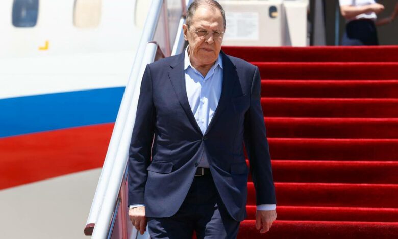 لافروف يصل إلى الصين للمشاركة في منظمة شنغهاي للتعاون