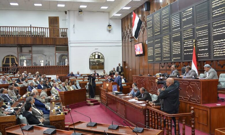 البرلمان اليمني: استهداف موانئ الحديدة محاولات يائسة