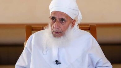 مفتي سلطنة عُمان يُشيد بموقف اليمن: حطَّموا الأساطير
