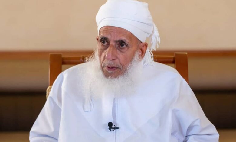 مفتي سلطنة عُمان يُشيد بموقف اليمن: حطَّموا الأساطير