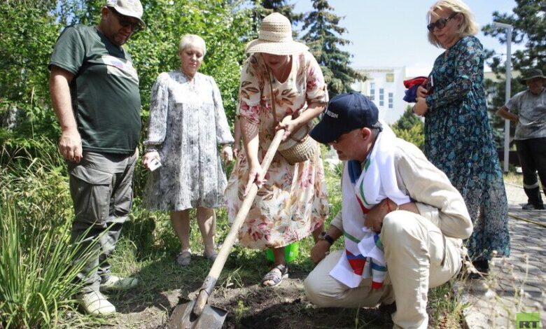 وفد لبناني يوزع مساعدات إنسانية في دونيتسك