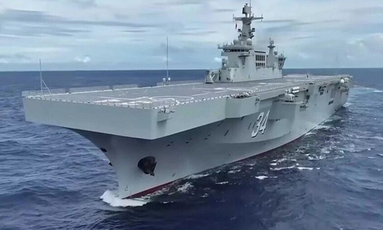الصين تدعم أسطولها الحربي بحاملة مروحيات جديدة
