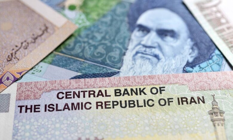إيران تزيل 4 أصفار من عملتها