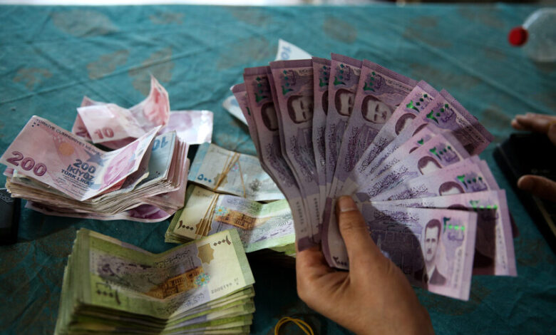 سورية تستعين بروسيا لتصدر عملة جديدة