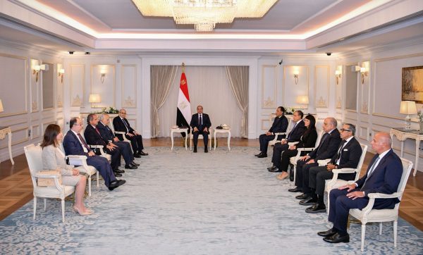 السيسي يؤكد دعم مصر الكامل لجهود لبنان