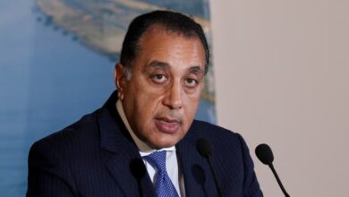 رئيس وزراء مصر يدعو لتدريب الأمن الفلسطيني ونزع سلاح الفصائل