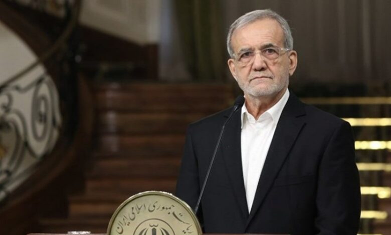 الرئيس الإيراني: التعاون الإقليمي ليس خياراً بل ضرورة حتمية