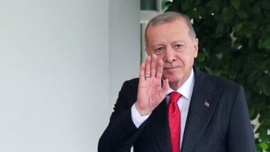 أردوغان يدعو الأكراد لإتمام اندماجهم بسوريا
