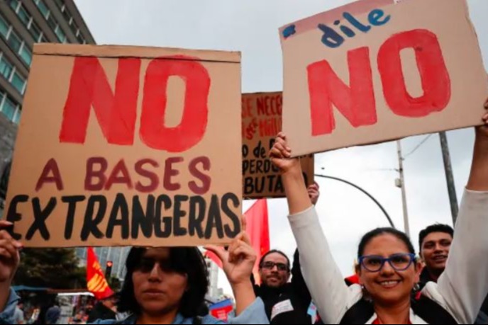 الإكوادوريون يرفضون إعادة فتح القواعد العسكرية الأميركية