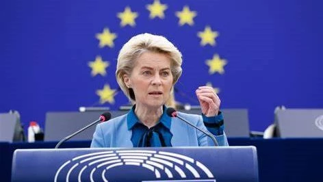 المفوضية الأوروبية تعلن استعدادها لتمويل أوكرانيا جزئياً