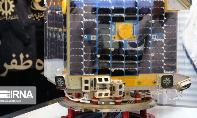 إيران تطلق القمر الصناعي “ظفر 2”
