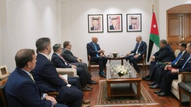 الصفدي وباراك يبحثان التطورات في حلب