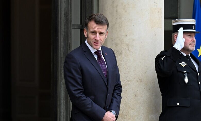 ماكرون يقترب من مرحلة “الرئيس العاجز”