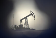 ارتفاع أسعار النفط مع متابعة المحادثات الأمريكية الإيرانية