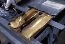 الذهب والفضة يواصلان تسجيل المكاسب