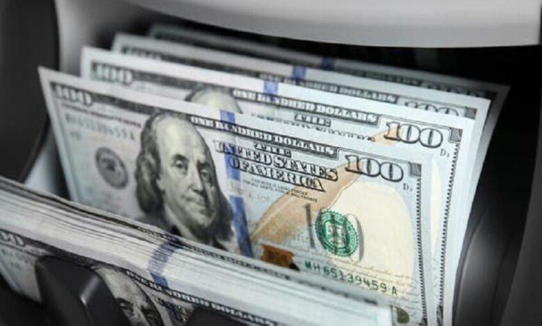تراجع العملة الأمريكية بعد قرار المحكمة العليا