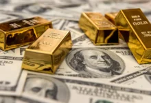 الذهب يحافظ على مكاسبه فوق 5000 دولار