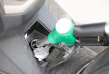 النفط يواصل صعوده مع تعطل الإمداد من الشرق الأوسط