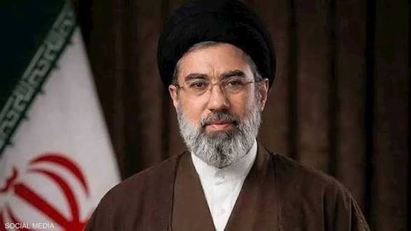 السيد مجتبى الخامنئي ينعى الأدميرال تنكسيري