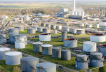 النفط يواصل ارتفاعه مع تشدد الموقف الأمريكي تجاه إيران