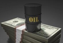 النفط يقفز بقوة قبل فرض أمريكا حصاراً على إيران