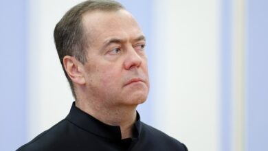 مدفيديف: روسيا لن تكفّ عن صون ذكرى أبطالها