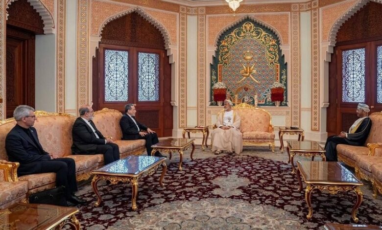 سلطان عمان يبحث مع عراقجي جهود إنهاء المواجهة بين طهران وواشنطن