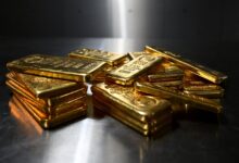 الذهب يواصل التراجع مع ترقب محادثات أمريكا وإيران