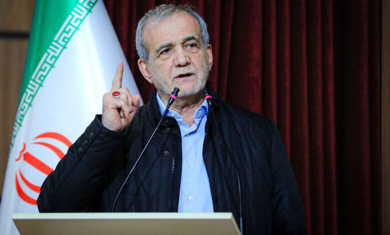 الرئيس بزشكيان: اليقظة وعدم الثقة مطلوبان للتعاطي مع العدو خلال المرحلة المقبلة