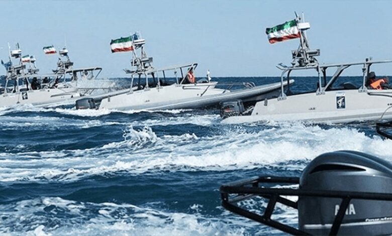 زاده: البحرية الإيرانية تتواجد بقوة في المنطقة