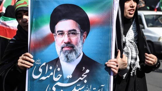 إيران تكشف تفاصيل إصابة خامنئي