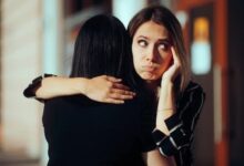 لغة الخداع: عبارات شائعة تكشف مناورات الكاذب المحترف