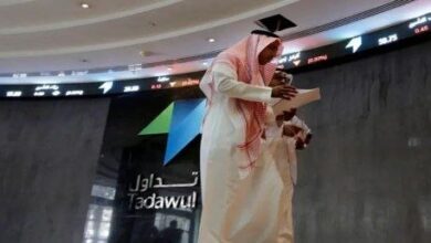 الأسواق الخليجية تكتسي بالأحمر ترقباً لقرارات مصيرية