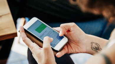 واتس آب يعزّز دفاعاته ضد الاحتيال الرقمي