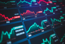 بورصات الخليج تتراجع مع تصاعد مخاوف الفائدة