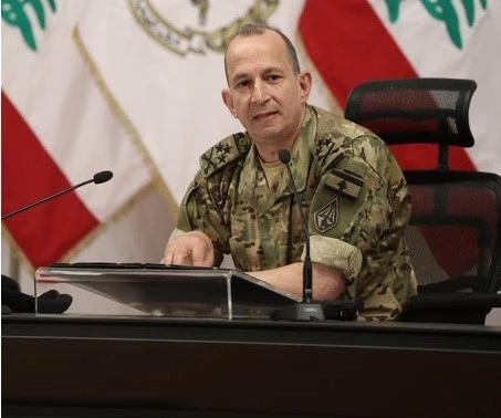 القائد هيكل يرفع جهوزية الجيش ويؤكد صمود المؤسسة