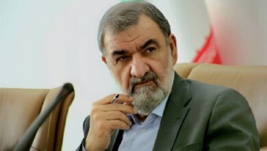 رضائي: على أميركا إنهاء الحرب ورفع الحصار