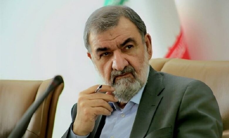 رضائي: على أميركا إنهاء الحرب ورفع الحصار