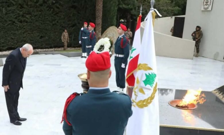 وزير الدفاع يوجه رسالة لأهالي الشهداء