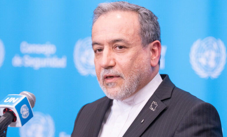 عراقجي: إيران على أهبة الاستعداد للحرب