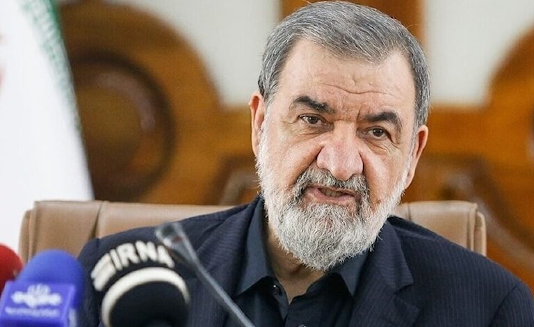 رضائي: إيران تجاوزت اختبار الضغط العسكري